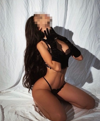 Мои услуги насыщены страстью и сексуальным желанием. Помогу осуществить твои самые сокровенные фантазии и окунуться в мир наслаждения. Живу в Москве, где мои роскошные апартаменты ждут наших встреч. Посмотри мои фото, чтобы понять, что ты останешься доволен – уверен, не разочарую! Отзывы моих клиентов раскроют мою истинную сущность — я идеальная любовница. Так что, дорогой, не упусти шанс испытать незабываемые ощущения со мной. 😘🔥💋✨ 11744, 24 года