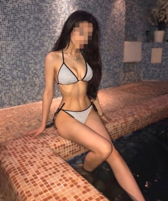 Мои услуги насыщены страстью и сексуальным желанием. Помогу осуществить твои самые сокровенные фантазии и окунуться в мир наслаждения. Живу в Москве, где мои роскошные апартаменты ждут наших встреч. Посмотри мои фото, чтобы понять, что ты останешься доволен – уверен, не разочарую! Отзывы моих клиентов раскроют мою истинную сущность — я идеальная любовница. Так что, дорогой, не упусти шанс испытать незабываемые ощущения со мной. 😘🔥💋✨ 11744, 24 года